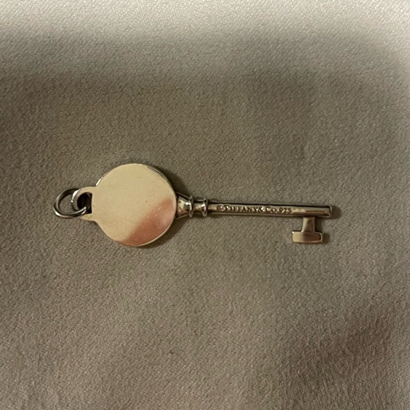 Tiffany & Co. Round Key Pendant - Picture 5 of 6